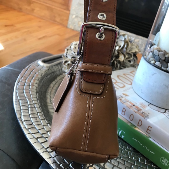 VINTAGE COACH TAN BAGUETTE BAG - Picture 5 of 16